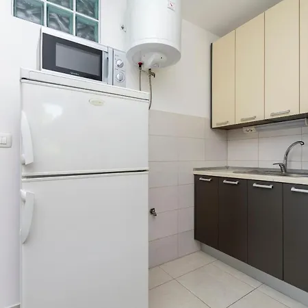 Djani Apartament *