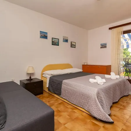 Djani Apartament *